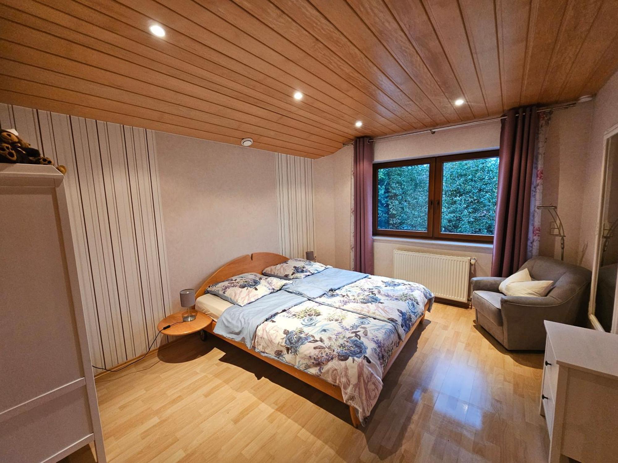 Kratzert 1-2 Schlafzimmer Appartement *